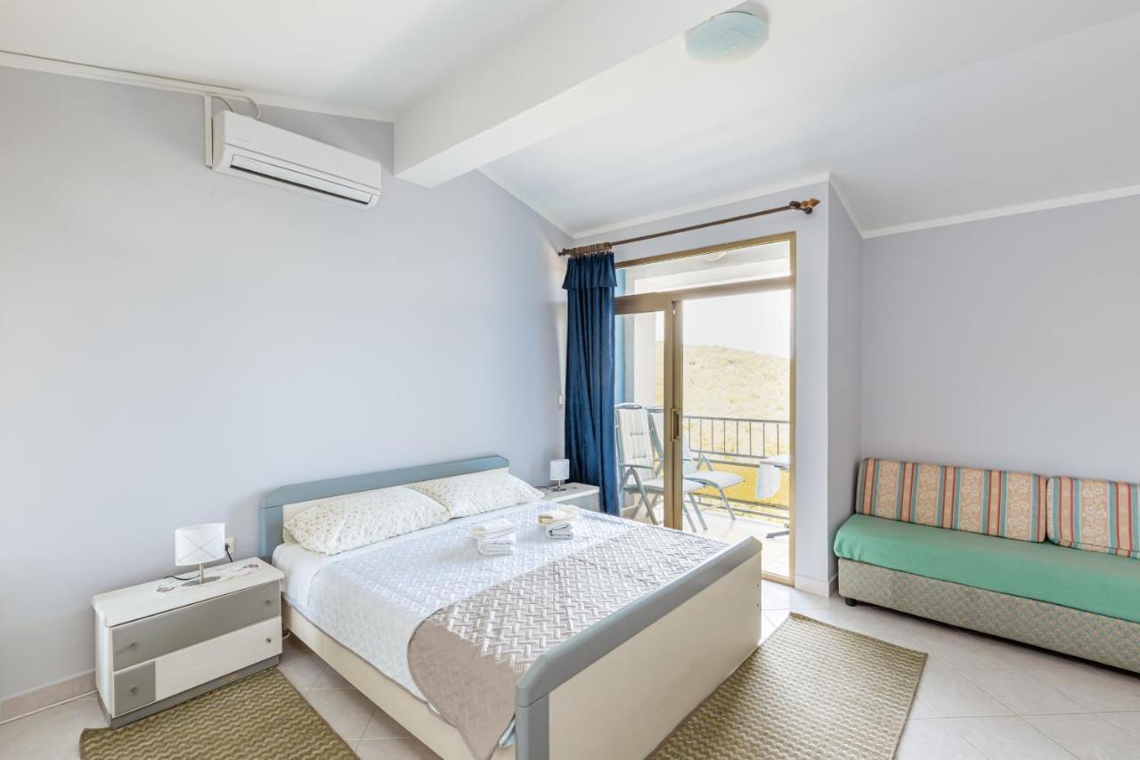 Apartments With A Parking Space Brsec, Opatija - 7796 Martina Exterior photo